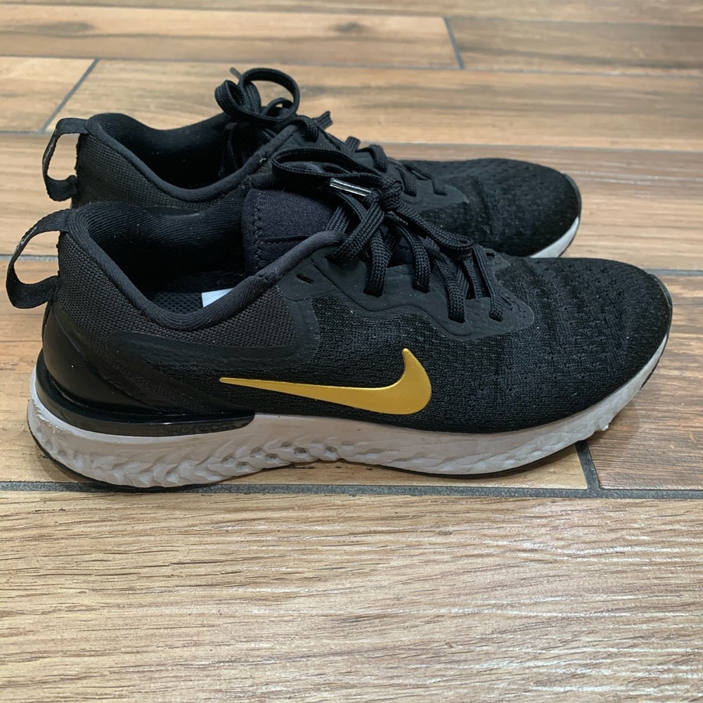 Nike odyssey shoe - very good condition